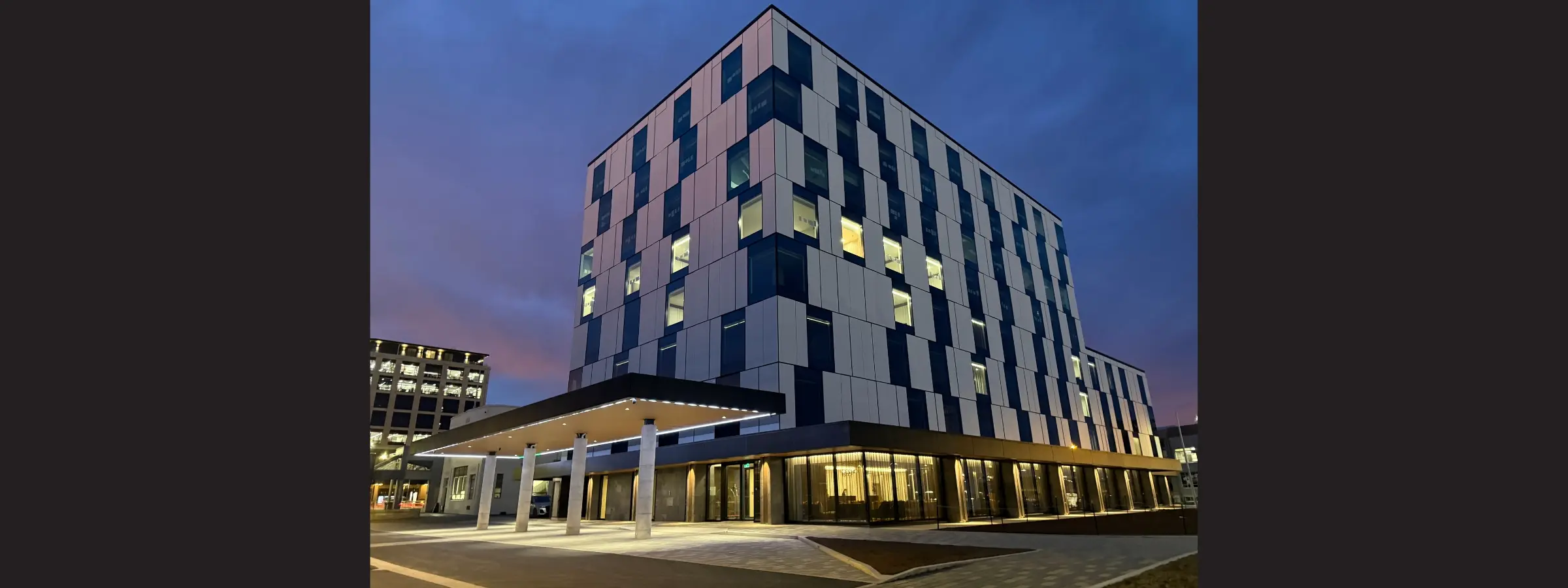 Distinction Hotel Exterior