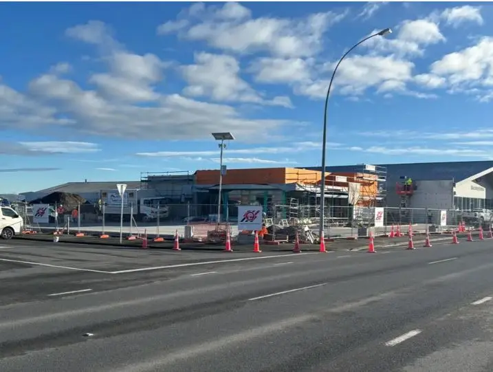 Popeyes Exterior across road